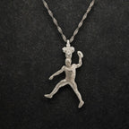 Американски футбол – Мъжки спортен медальон от сребро 925 с класическо полирано покритие – Ръчно изработено бижу талисман за спортисти и фенове – Идеален подарък за играч, треньор или почитател – SSJ