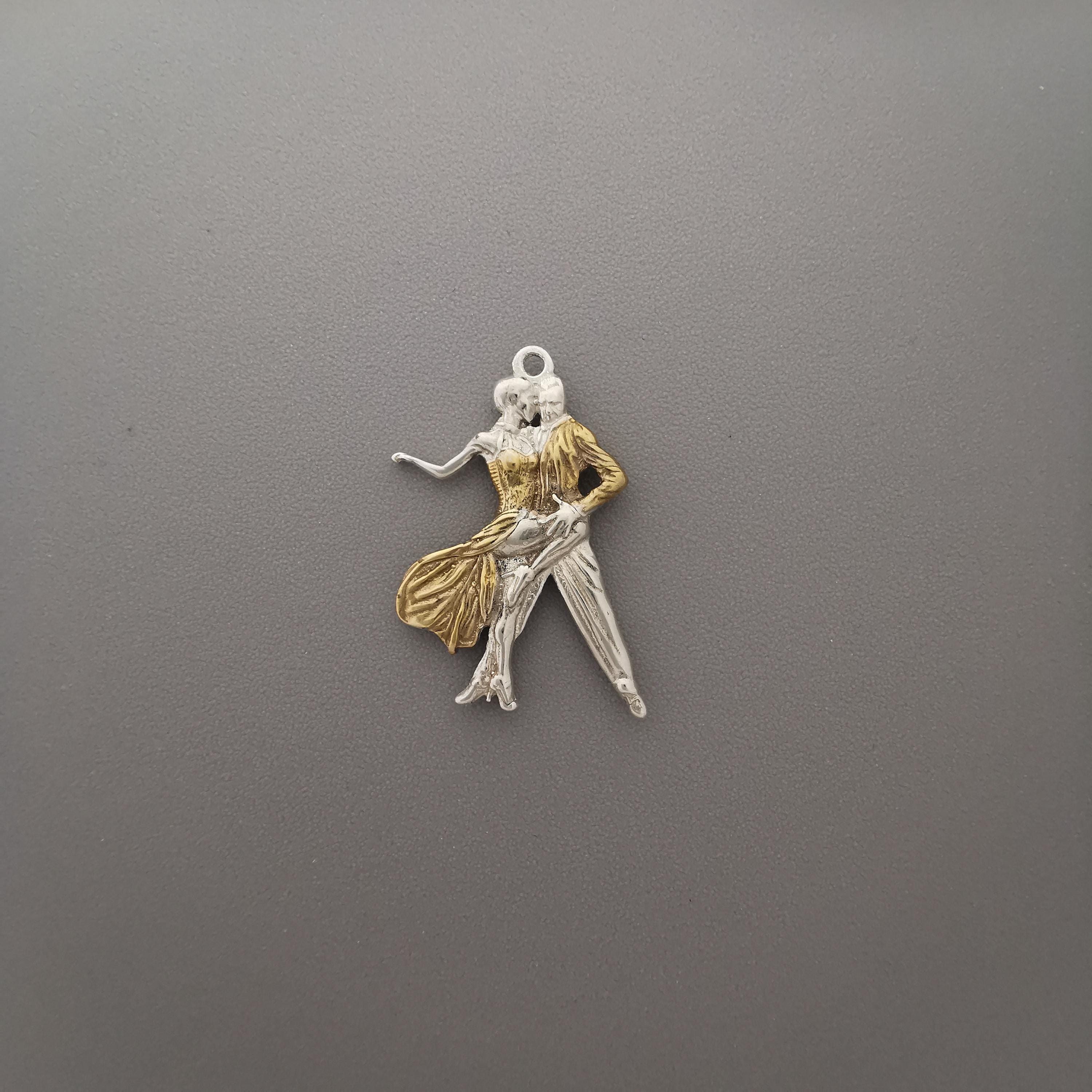 Спортни танци – Унисекс медальон с частично позлатено покритие – Сребро 925 – Ръчно изработено спортно бижу – Идеален подарък – SSJ