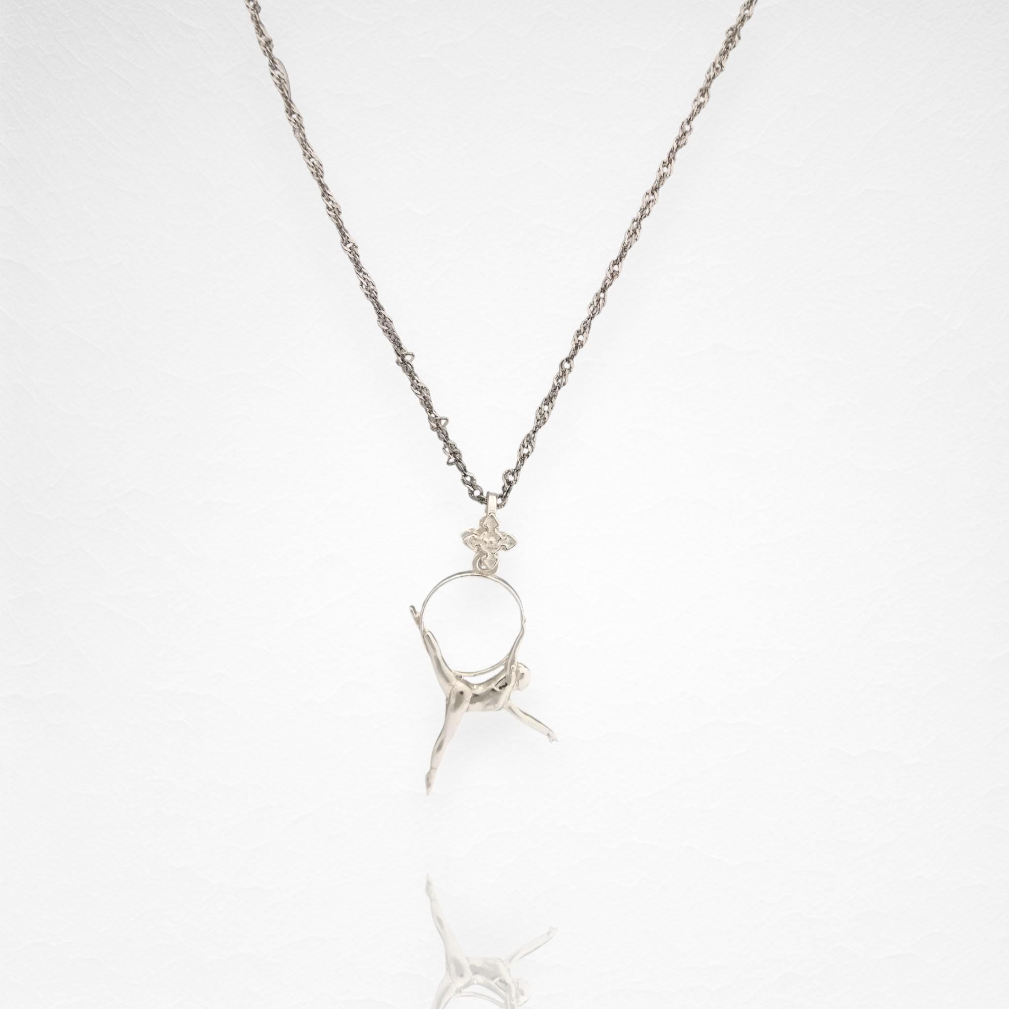 Въздушна акробатика – Женски спортен медальон от сребро 925 с класическо полирано покритие – Ръчно изработено бижу талисман за гимнастички и танцьорки – Идеален подарък за спортист, треньор или фен – SSJ