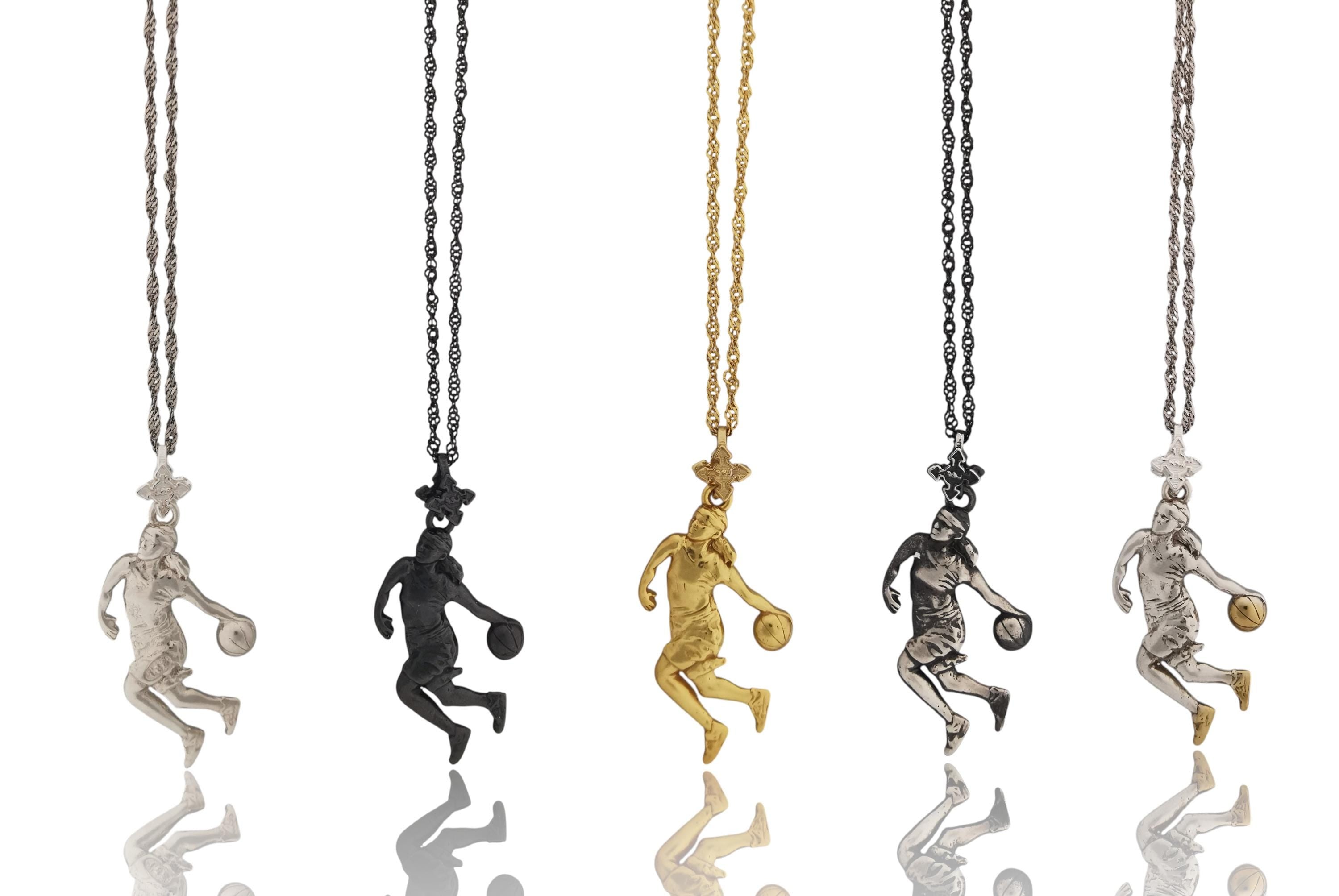 Баскетбол – Женски спортен медальон от сребро 925 с класическо полирано покритие – Ръчно изработено бижу талисман за баскетболистки и фенки на спорта – Идеален подарък за спортист, треньор или почитател – SSJ