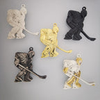 Хокеист (вратар) – Мъжки спортен медальон от сребро 925 с оксидирано покритие – Ръчно изработено спортно бижу – Идеален подарък за мъж, фен на хокея – SSJ