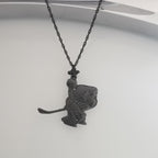 Хокеист (вратар) – Мъжки спортен медальон от сребро 925 с оксидирано покритие – Ръчно изработено спортно бижу – Идеален подарък за мъж, фен на хокея – SSJ