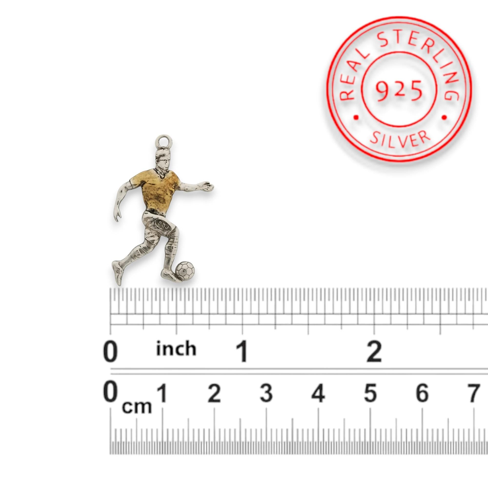 Футболист – Мъжки спортен медальон от сребро 925 с частично позлатено покритие – Ръчно изработено спортно бижу – Идеален подарък за мъж, фен на футбола – SSJ