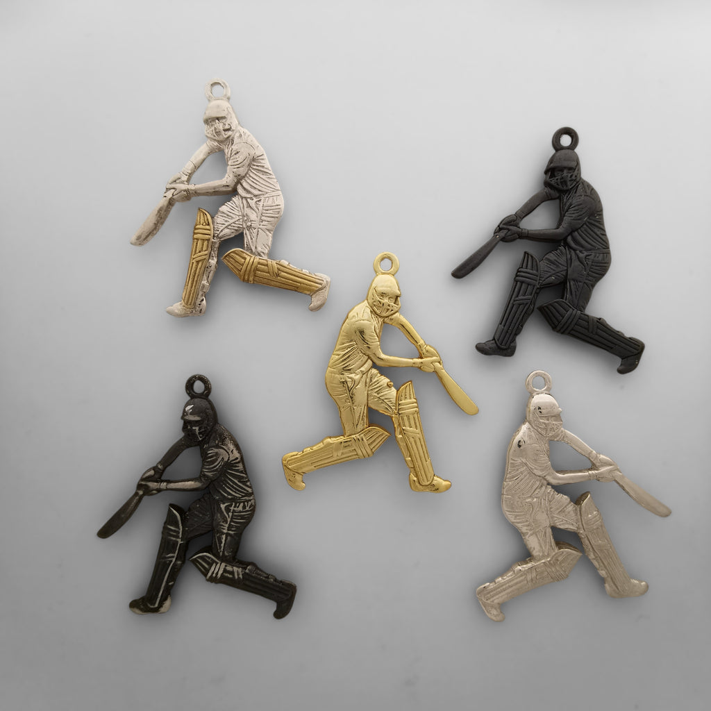 Крикет – Мъжки спортен медальон с позлатено покритие – Сребро 925 – Ръчно изработено спортно бижу/талисман – Идеален подарък за спортист – SSJ