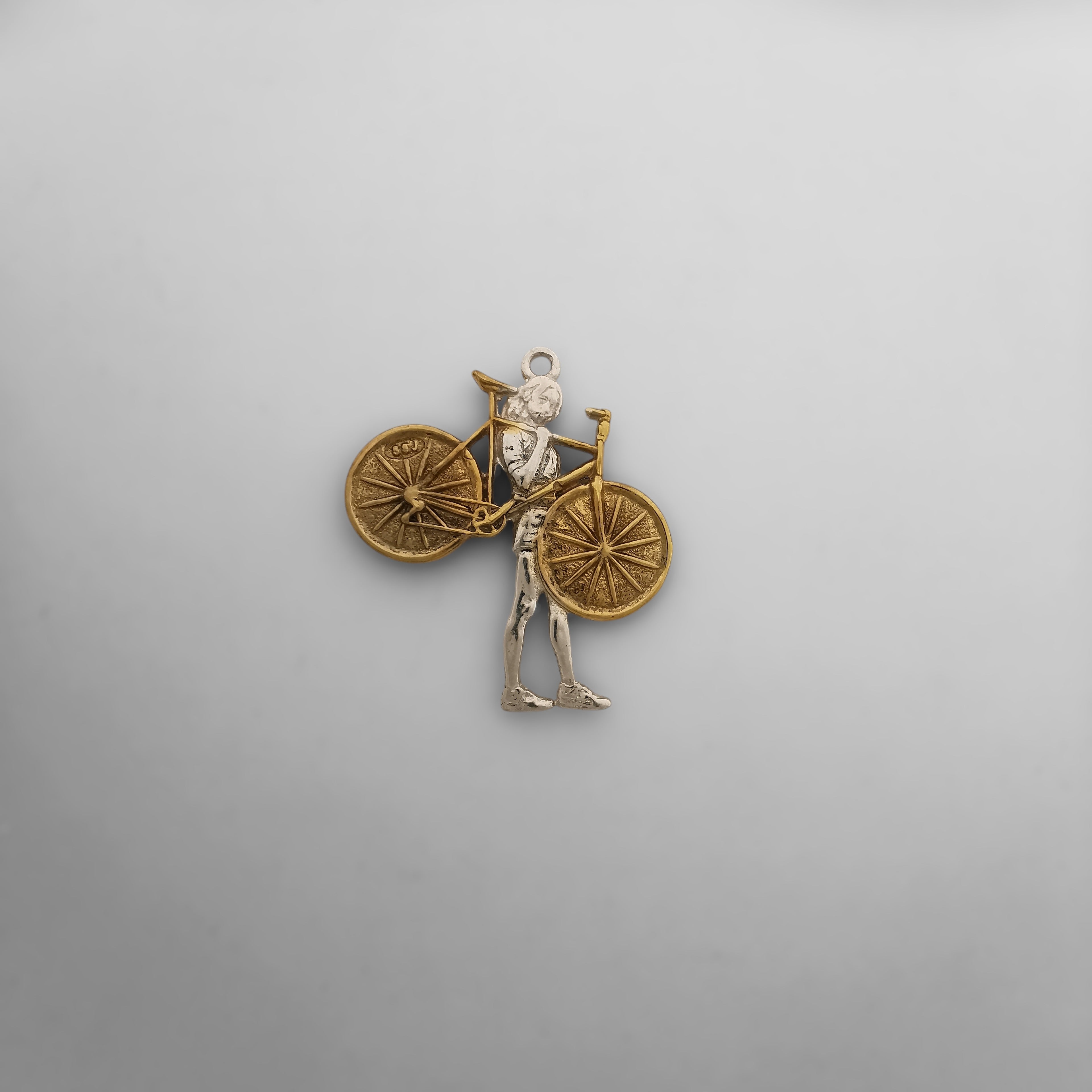 Колоездачка – Велосипедистка – Женски спортен медальон с винтидж покритие – Сребро 925 – Ръчно изработено бижу за дами с любов към спорта – SSJ