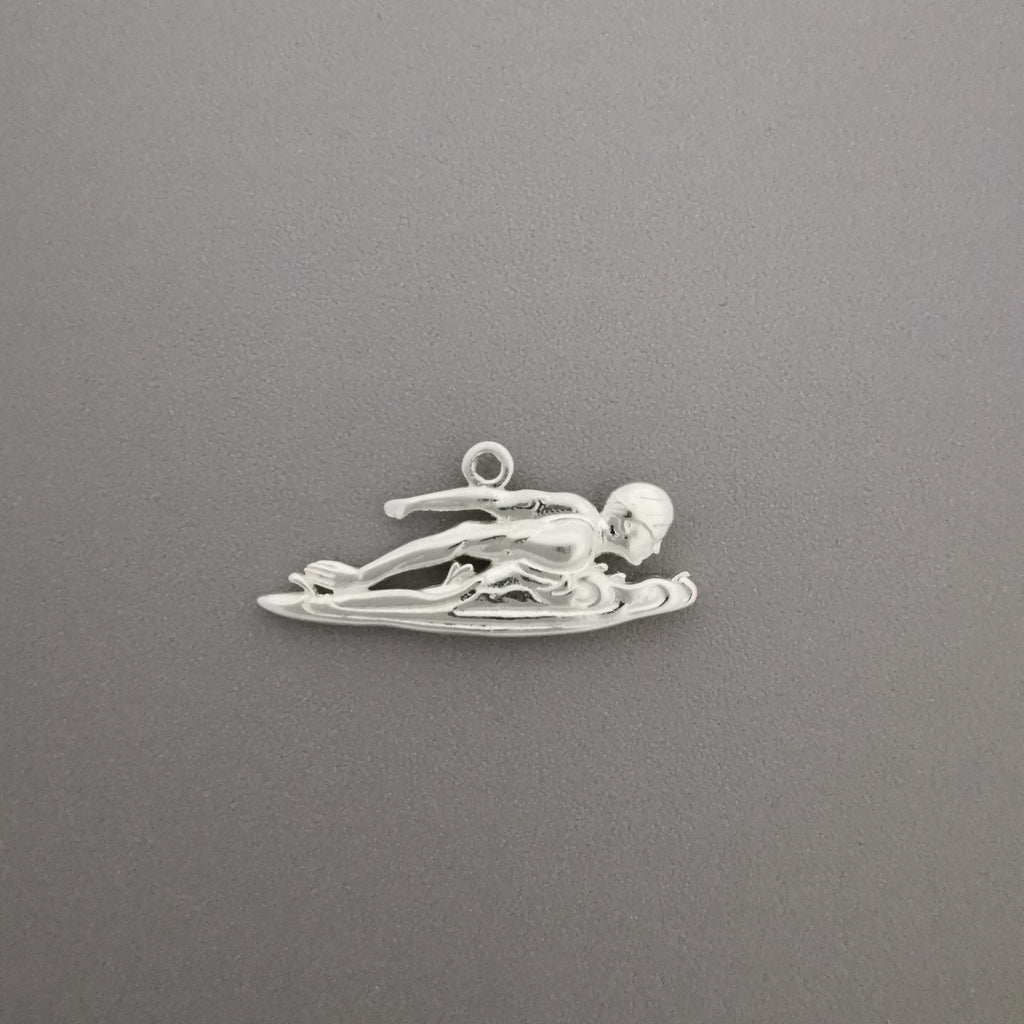 Плувец (бътерфлай) – Мъжки спортен медальон от сребро 925 с класическо покритие – Ръчно изработено спортно бижу – Идеален подарък за мъж, фен на плуването – SSJ