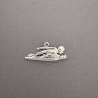 Плувец (бътерфлай) – Мъжки спортен медальон от сребро 925 с класическо покритие – Ръчно изработено спортно бижу – Идеален подарък за мъж, фен на плуването – SSJ