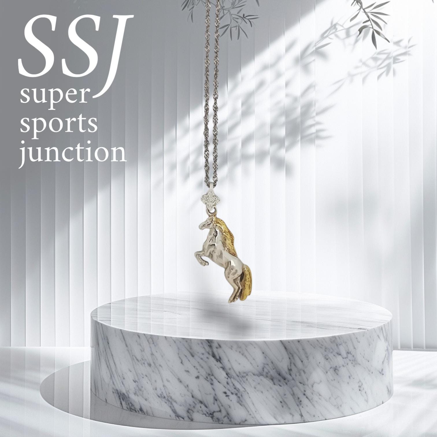 Кон – Мъжки спортен медальон с частично позлатено покритие – Сребро 925 – Ръчно изработено бижу/талисман конен спорт – Идеален подарък – SSJ