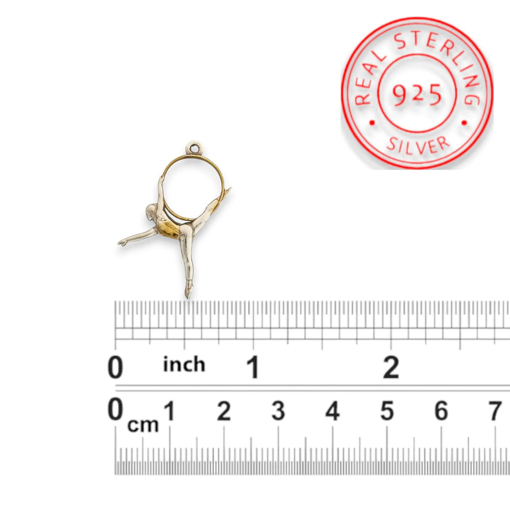 Въздушна акробатика – Женски спортен медальон от сребро 925 с частично 18K позлатено покритие – Ръчно изработено бижу талисман за гимнастички и танцьорки – Идеален подарък за спортист, треньор или фен – SSJ