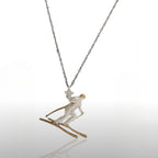 Скиор – Унисекс спортен медальон от сребро 925 с частично позлатено покритие – Ръчно изработено спортно бижу – Идеален подарък за фен на зимните спортове – SSJ