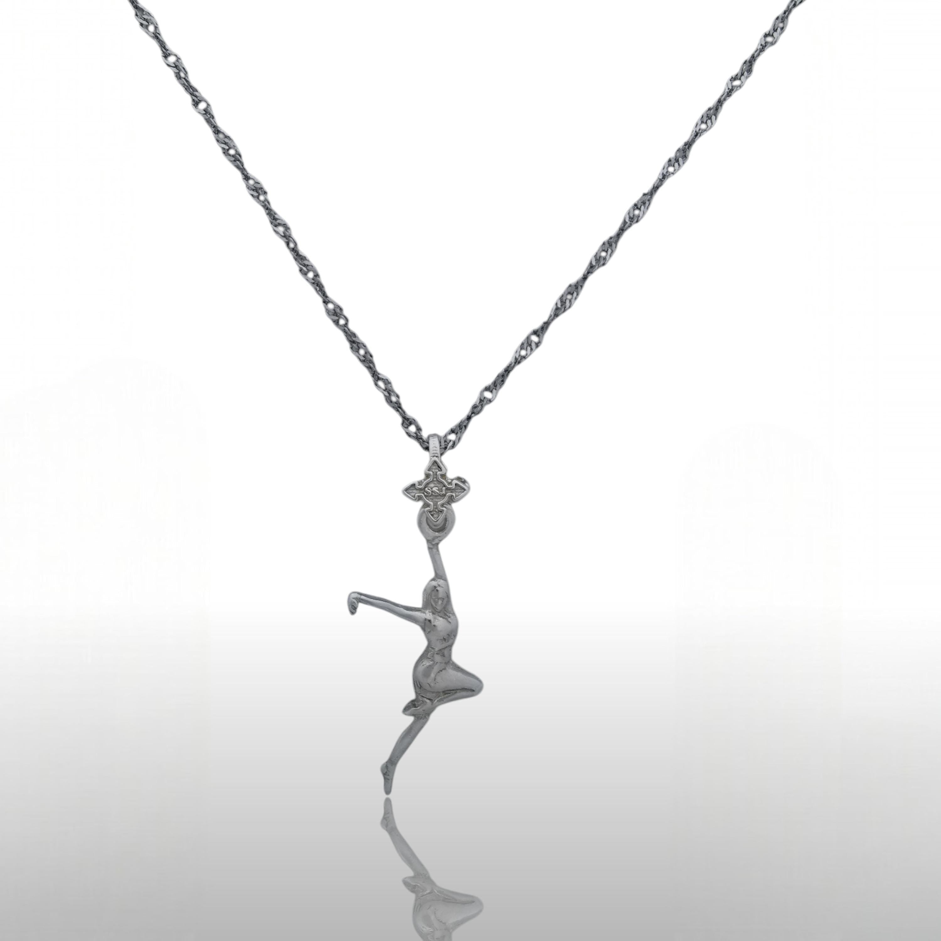 Танцьорка – Дамски спортен медальон в класическо сребро 925 – Ръчно изработено спортно бижу – Идеален подарък за жена, фенка на спортните танци – SSJ