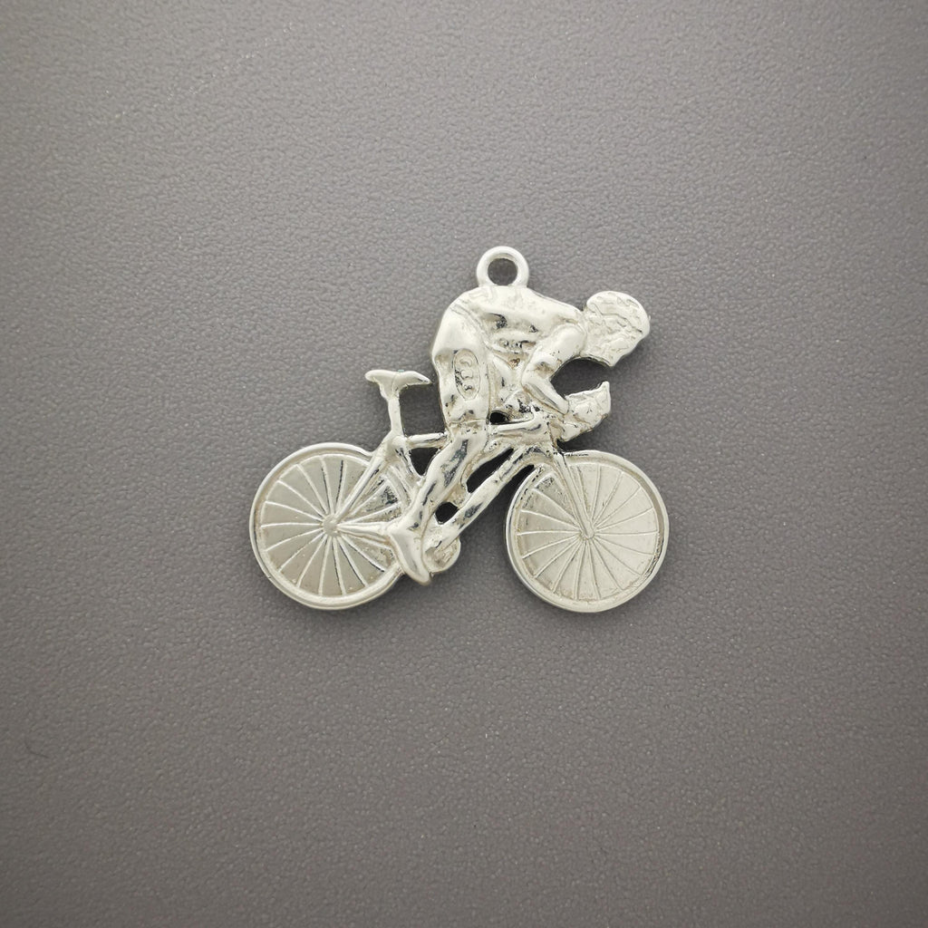 Колоездач – Велосипедист – Мъжки спортен медальон от сребро 925 – Ръчно изработено бижу за любители на колоезденето – SSJ