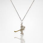 Хокеист – Мъжки спортен медальон от сребро 925 с частично позлатено покритие – Ръчно изработено спортно бижу – Идеален подарък за мъж, фен на хокея – SSJ