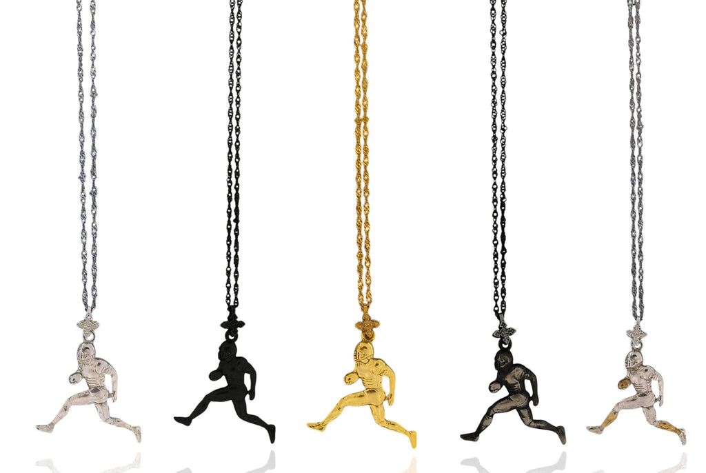 Американски футбол – Мъжки спортен медальон от сребро 925 с оксидирано покритие – Ръчно изработено бижу талисман за спортисти и фенове – Идеален подарък за играч, треньор или почитател – SSJ