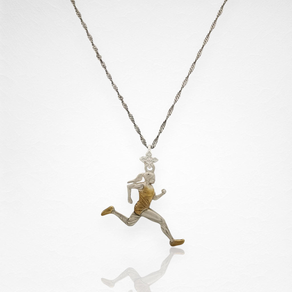 Атлетка – Женски спортен медальон за бегачки, спринтьорки и маратонки от сребро 925 с частично позлатено покритие – Ръчно изработено бижу талисман за лекоатлетки – SSJ