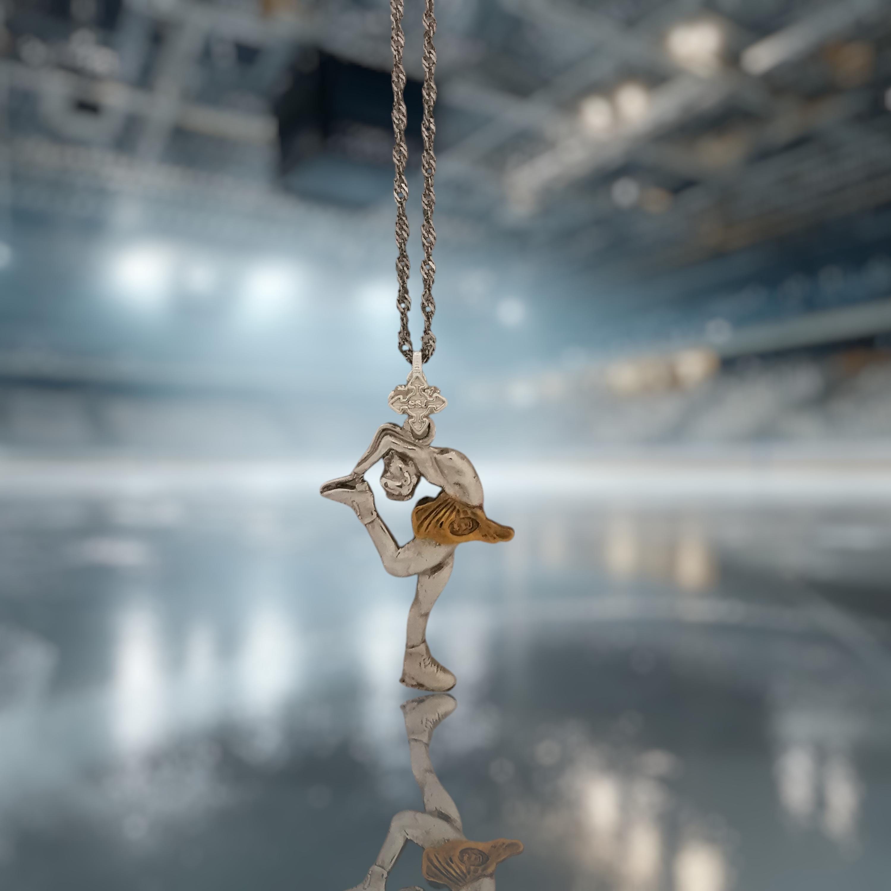 Сребърен дамски медальон 925 фигурно пързаляне | Фигуристка пирует – частично позлатено