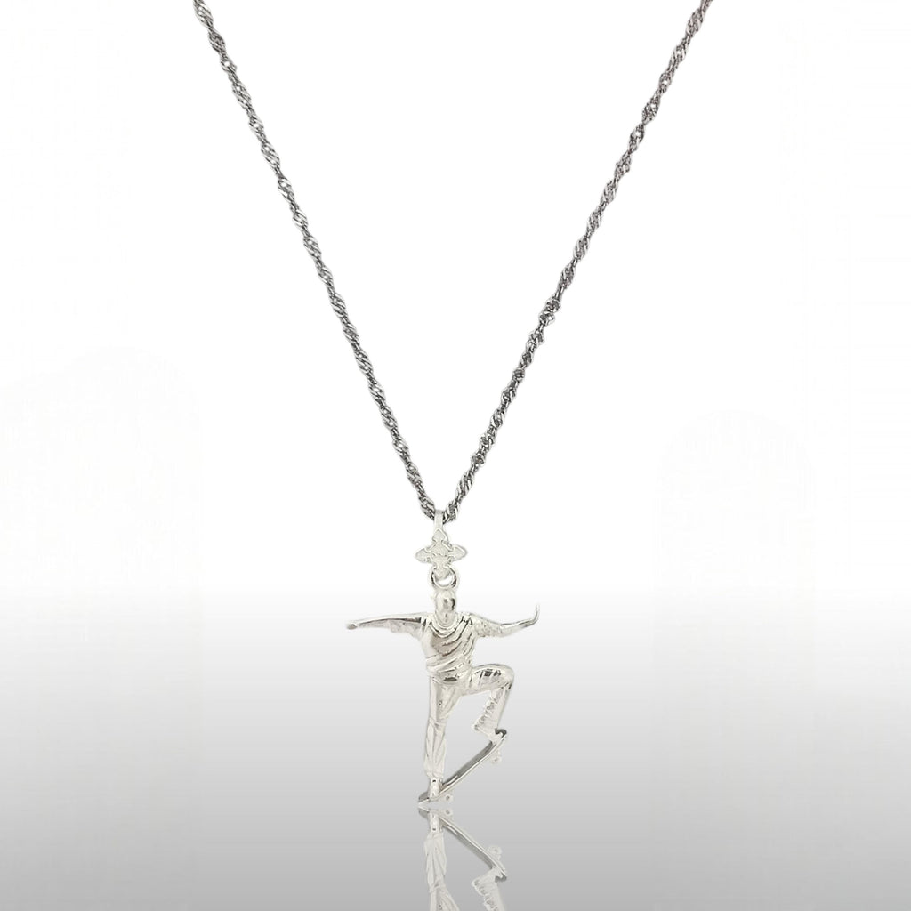 Скейтбордист – Мъжки спортен медальон от сребро 925 в класическо сребро – Ръчно изработено спортно бижу – Идеален подарък за мъж, фен на скейтборда – SSJ