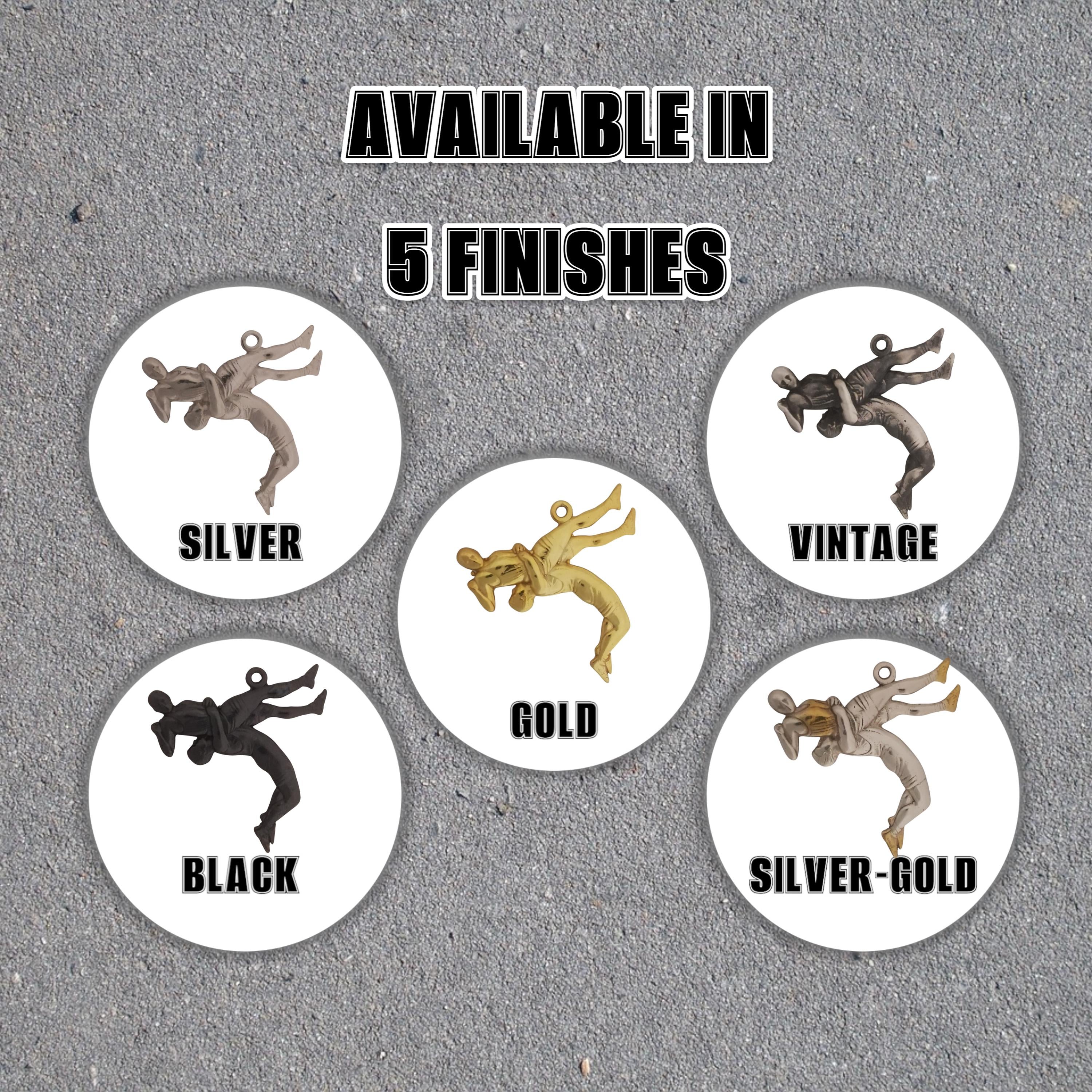 Борец – Мъжки спортен медальон за борба от сребро 925 с позлатено покритие – Ръчно изработено бижу талисман за спортисти, треньори и фенове на бойните изкуства – SSJ