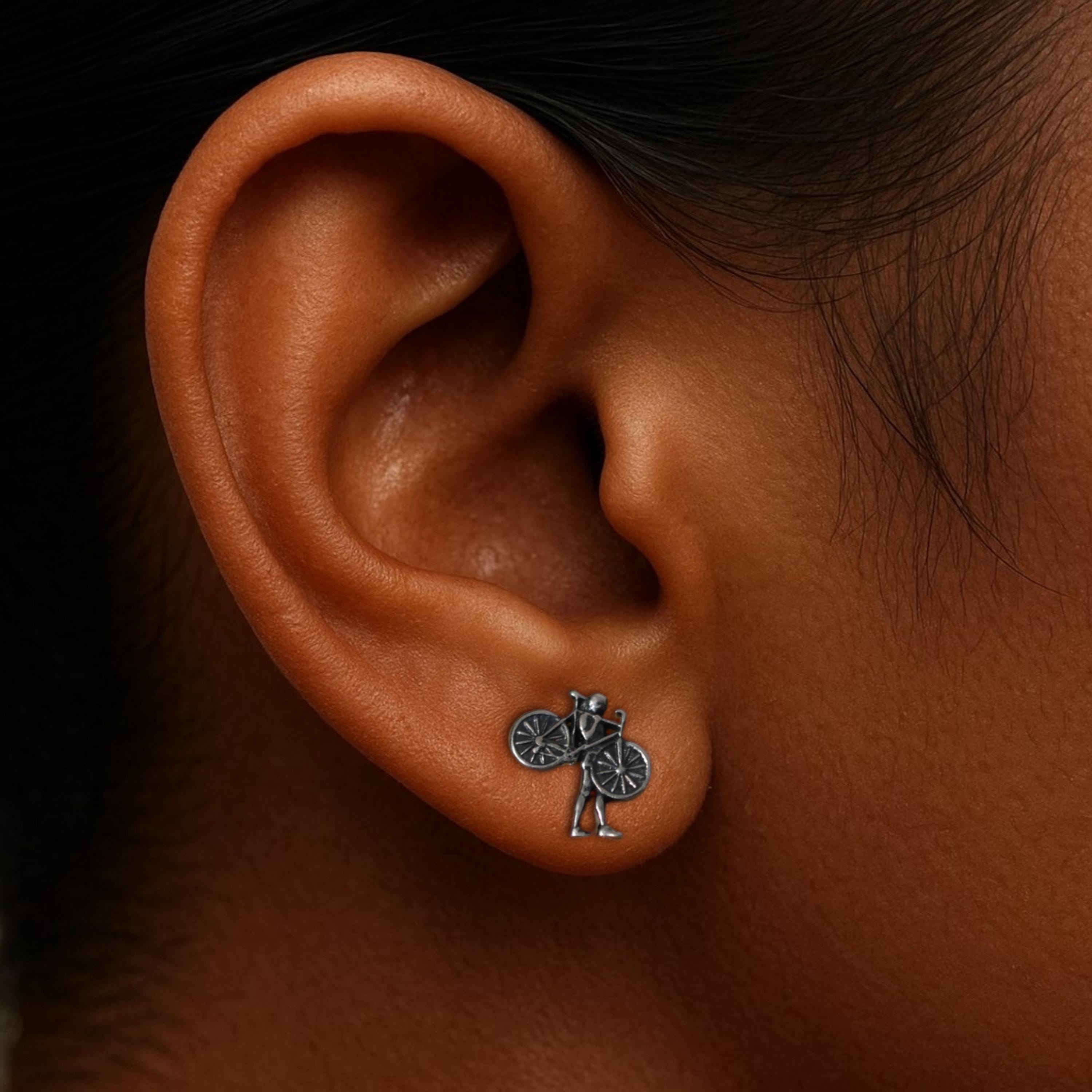 Дамски обеци „Колоездачка“ – Винтидж покритие – Сребро 925 – Ръчно изработени спортни бижута – SSJ