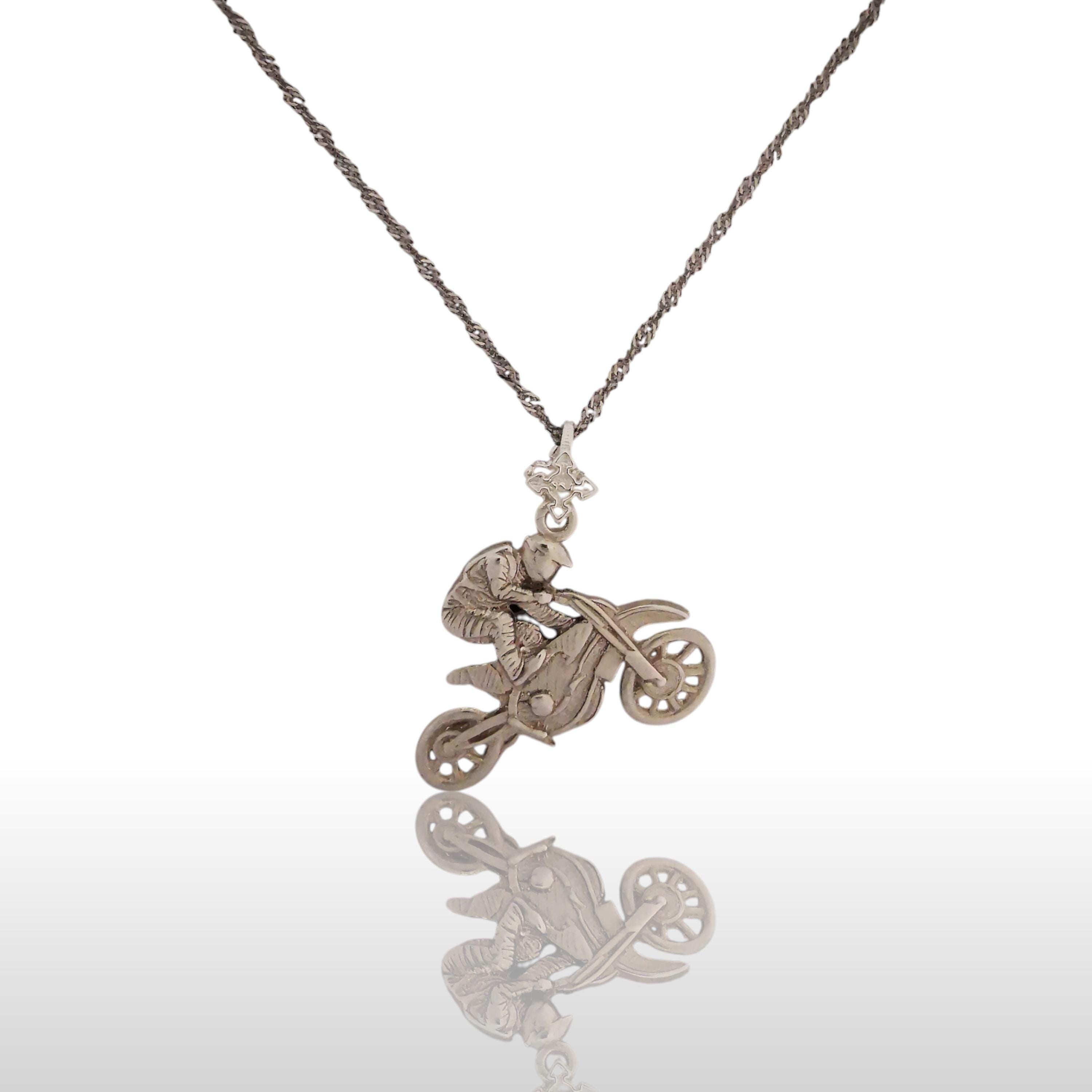 Мотокрос скок – Мъжки спортен медальон от сребро 925 в класическо сребро – Ръчно изработено спортно бижу – Идеален подарък за мъж, фен на мотокроса – SSJ