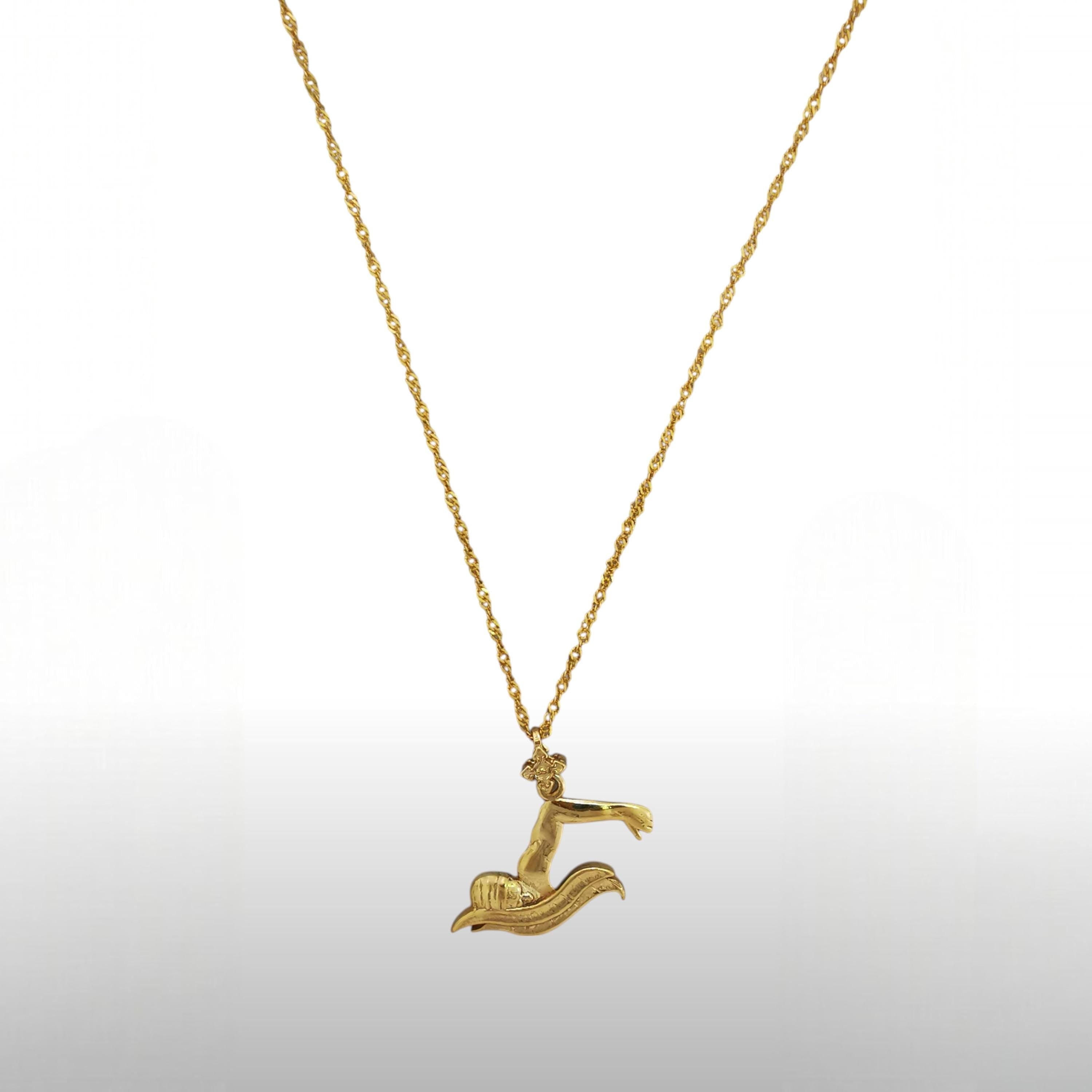 Плувец (кроул) – Мъжки спортен медальон от сребро 925 с позлатено покритие – Ръчно изработено спортно бижу – Идеален подарък за мъж, фен на плуването – SSJ