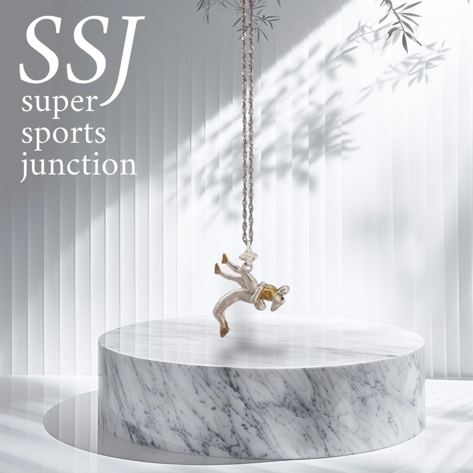 Борец – Мъжки спортен медальон за борба от сребро 925 с частично позлатено покритие – Ръчно изработено бижу талисман за спортисти, треньори и фенове на бойните изкуства – SSJ