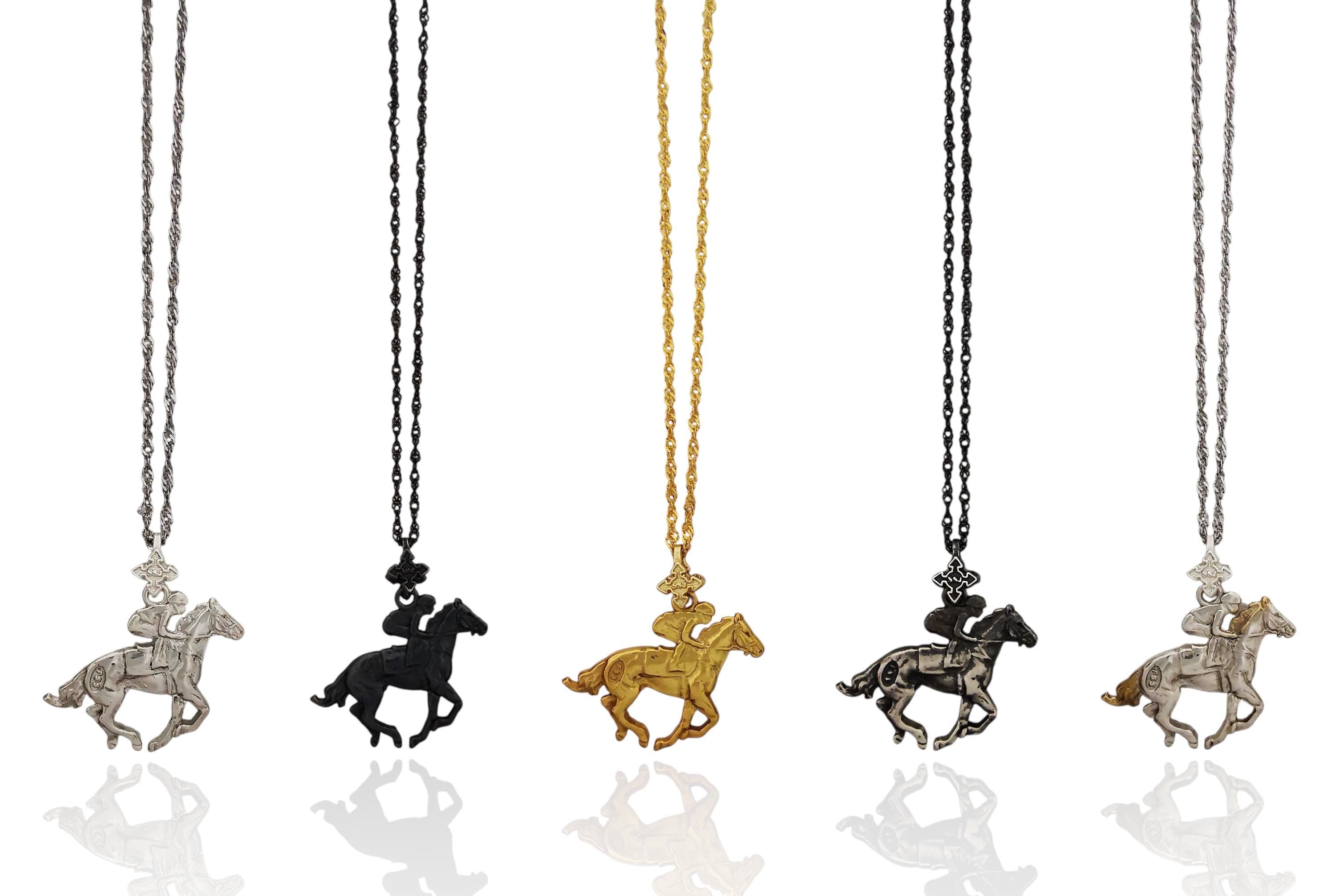 Жокей – Мъжки спортен медальон със състезателен кон – Винтидж покритие – Сребро 925 – Ръчно изработено бижу/талисман конен спорт – Идеален подарък – SSJ