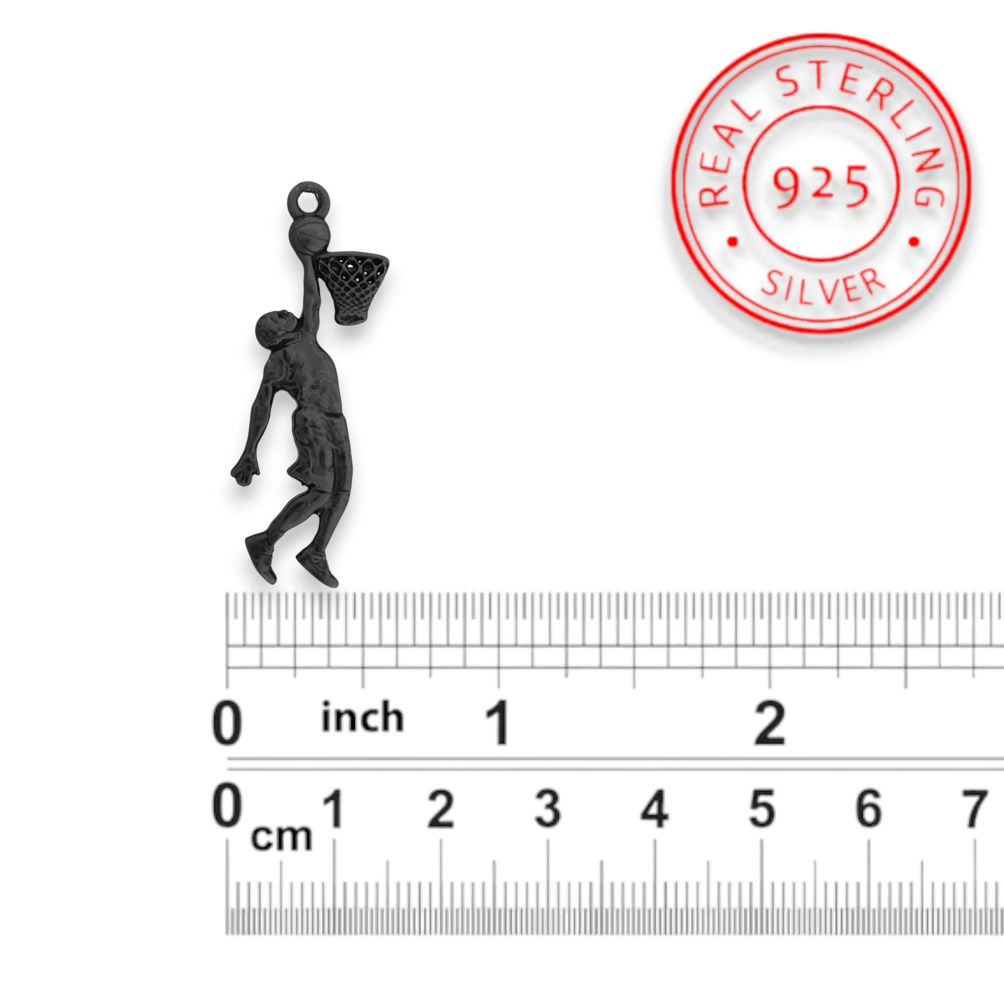 Баскетбол – Мъжки спортен медальон от сребро 925 с оксидирано покритие – Ръчно изработено бижу талисман за баскетболисти и фенове – Идеален подарък за спортист или треньор – SSJ