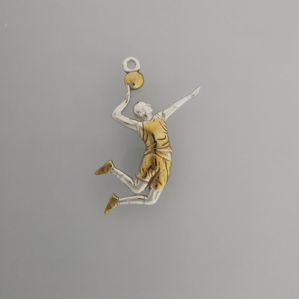 Волейболист – Мъжки спортен медальон с частично позлатено покритие – Сребро 925 – Ръчно изработено бижу/талисман – Идеален подарък – SSJ
