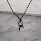 Въздушна акробатика – Женски спортен медальон от сребро 925 с оксидирано покритие – Ръчно изработено бижу талисман за гимнастички и танцьорки – Идеален подарък за спортист, треньор или фен – SSJ