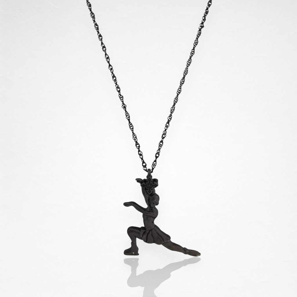 Фигурно пързаляне – Дамски спортен медальон от сребро 925 с оксидирано покритие – Ръчно изработено спортно бижу – Идеален подарък за жена, фенка на фигурното пързаляне – SSJ