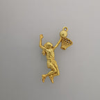 Баскетбол – Женски спортен медальон от сребро 925 с позлатено покритие – Ръчно изработено бижу талисман за баскетболистки и фенки на спорта – Идеален подарък за спортист, треньор или почитател – SSJ