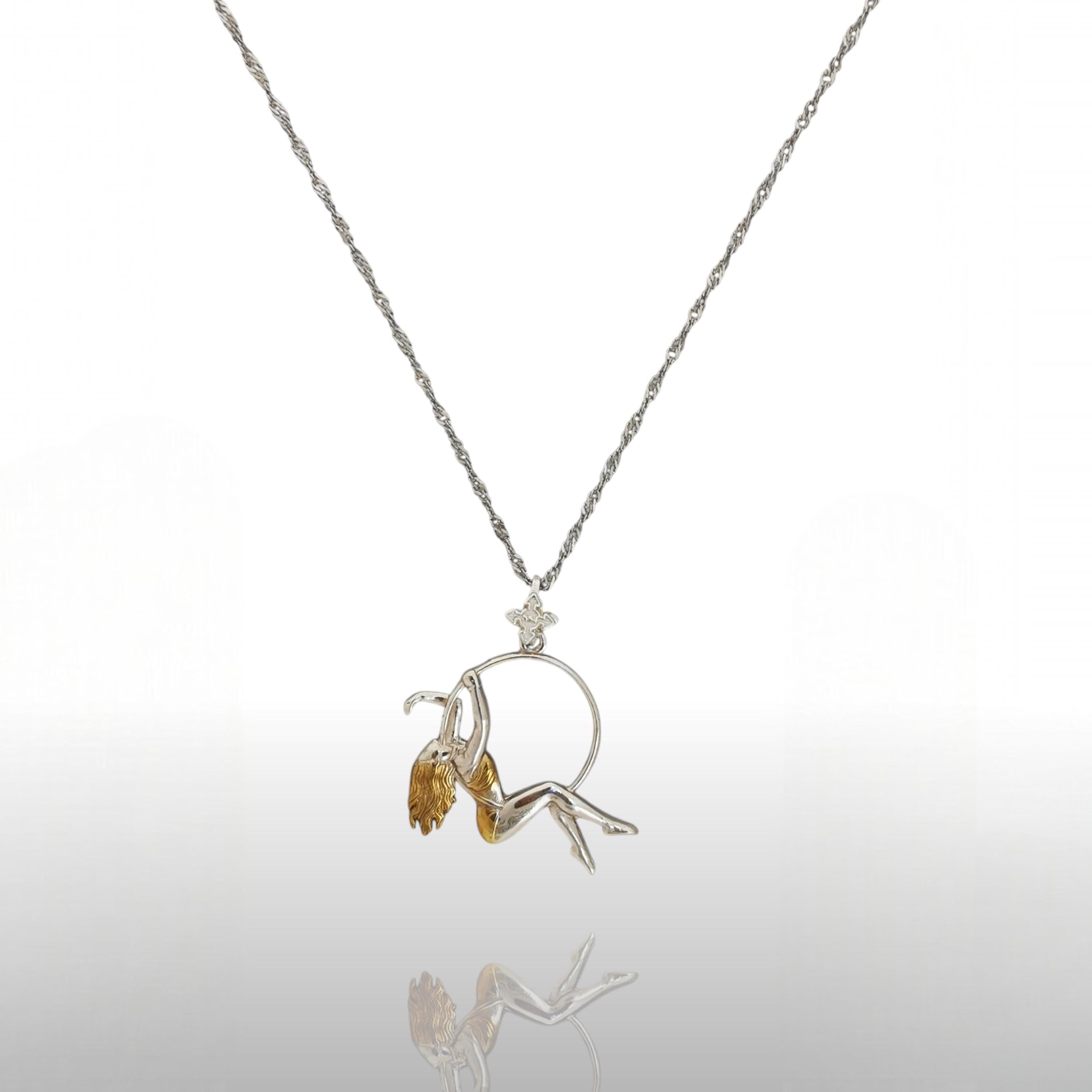 Въздушна акробатика – Женски спортен медальон от сребро 925 с частично позлатено покритие – Ръчно изработено бижу талисман за гимнастички и танцьорки – Идеален подарък за спортист, треньор или артист – SSJ