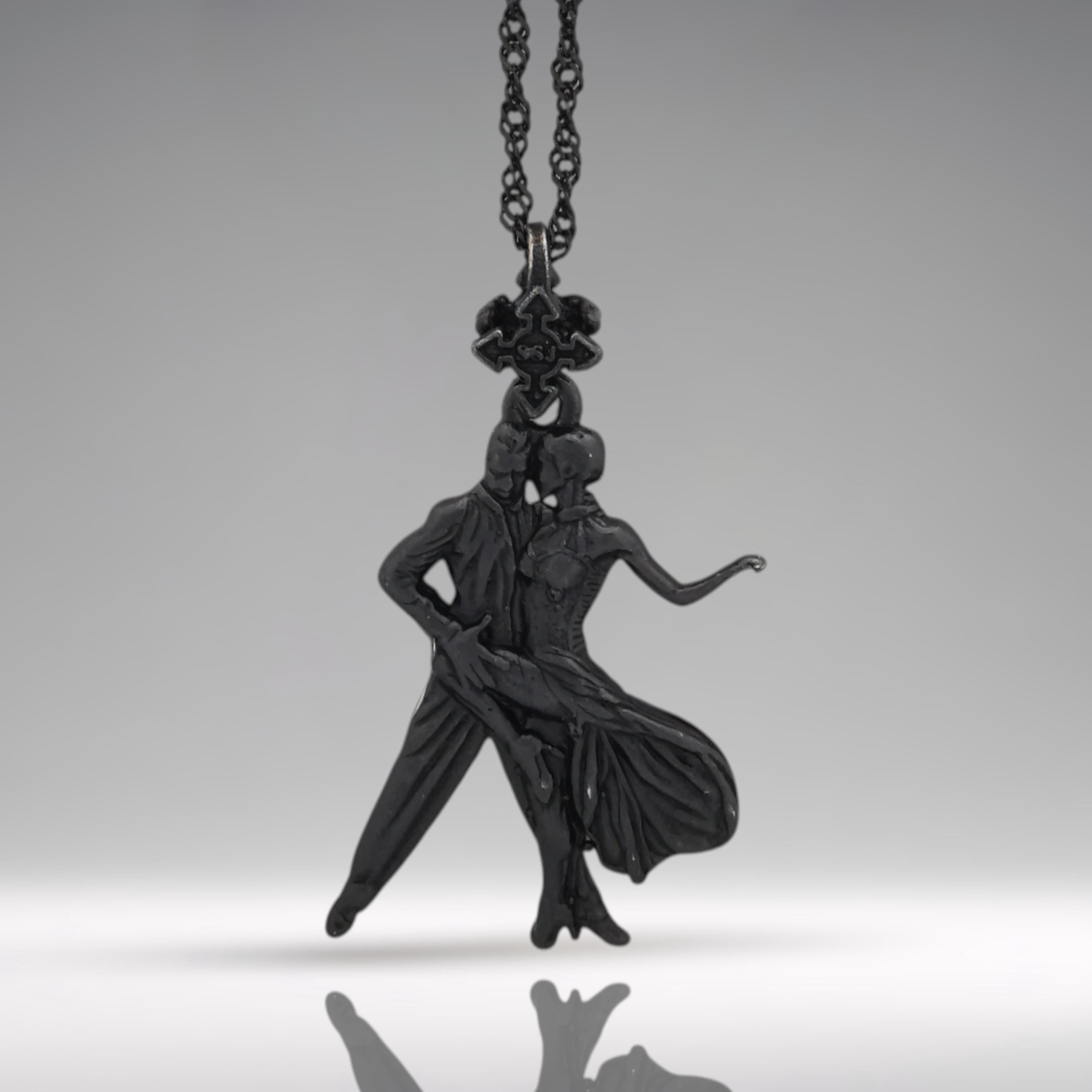 Спортни танци – Унисекс медальон с оксидирано покритие – Сребро 925 – Ръчно изработено спортно бижу – Идеален подарък – SSJ