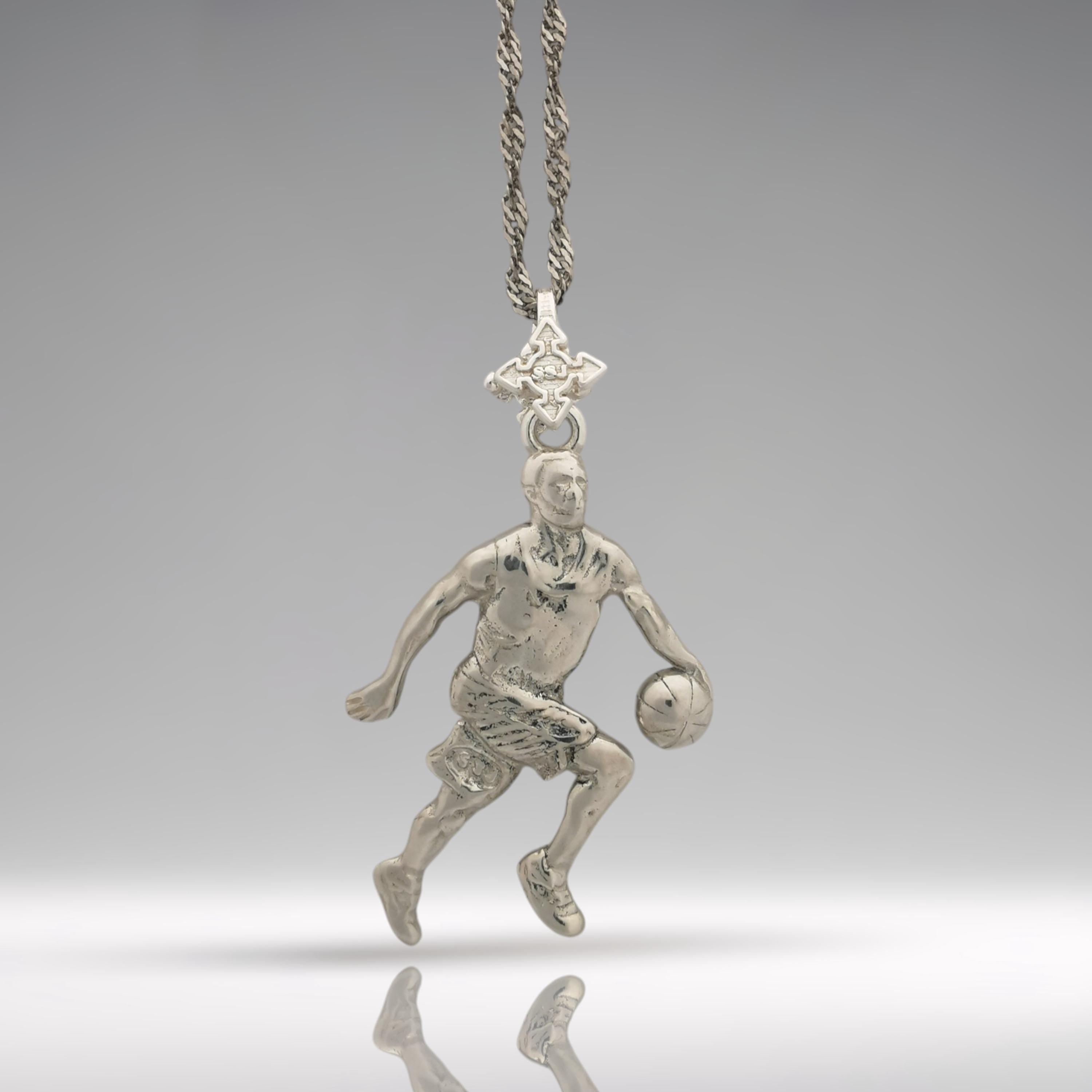 Баскетбол – Мъжки спортен медальон от сребро 925 с класическо полирано покритие – Ръчно изработено бижу талисман за баскетболисти и фенове – Идеален подарък за спортист, треньор или почитател – SSJ