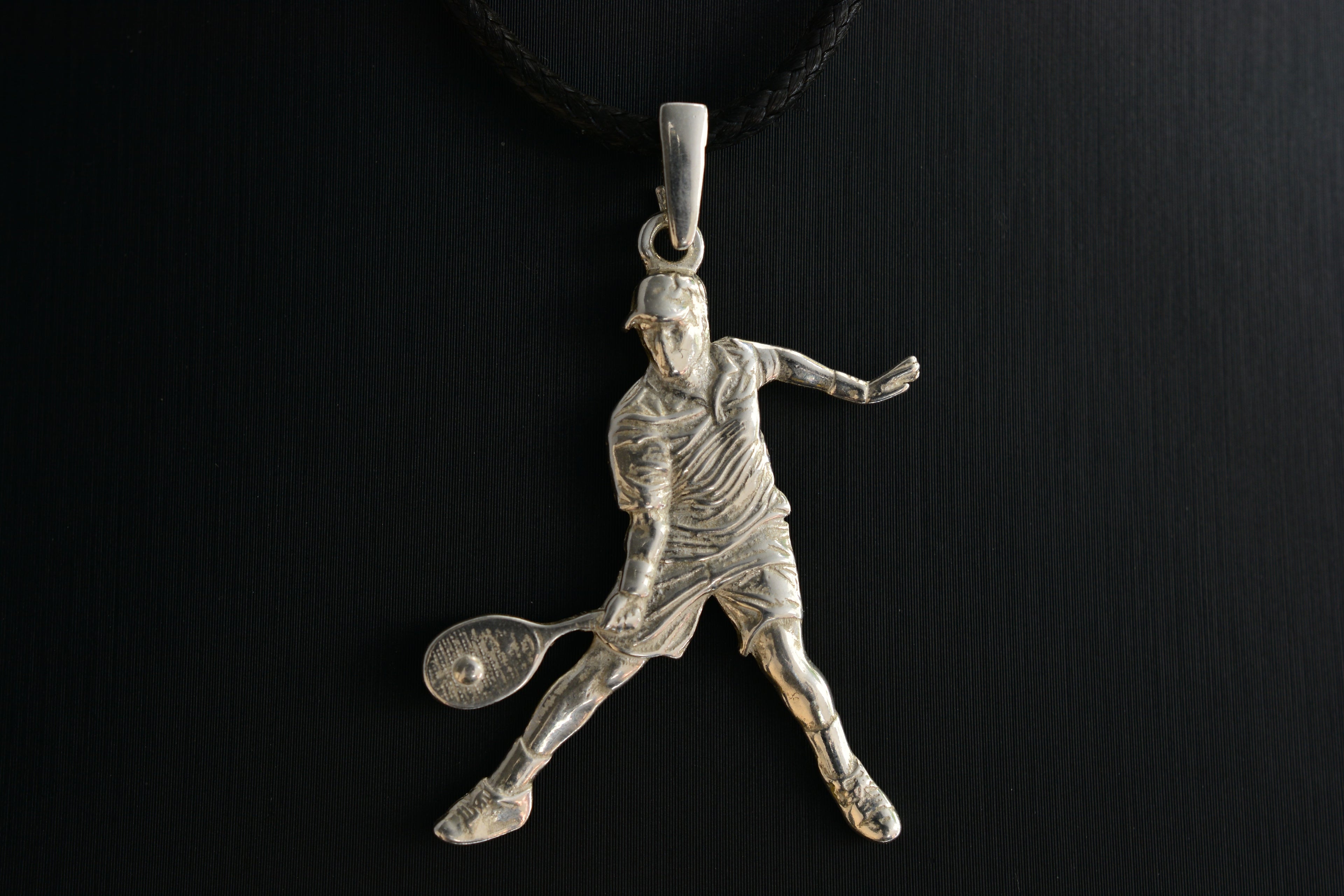 Тенис – Мъжки спортен медальон от сребро 925 с позлатено покритие – Ръчно изработено спортно бижу – Идеален подарък за мъж, фен на тениса – SSJ